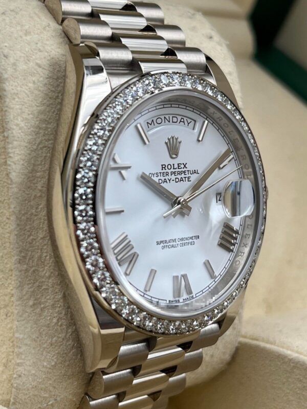 2b054fc9-83b9-5c8c-94ba-f11e3288379f.jpg Rolex Day-Date 228349RBR