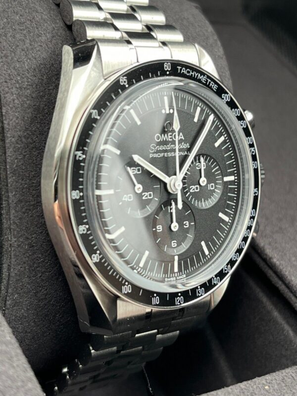 Omega Speedmaster Sapphire 310.30.42.50.01.002