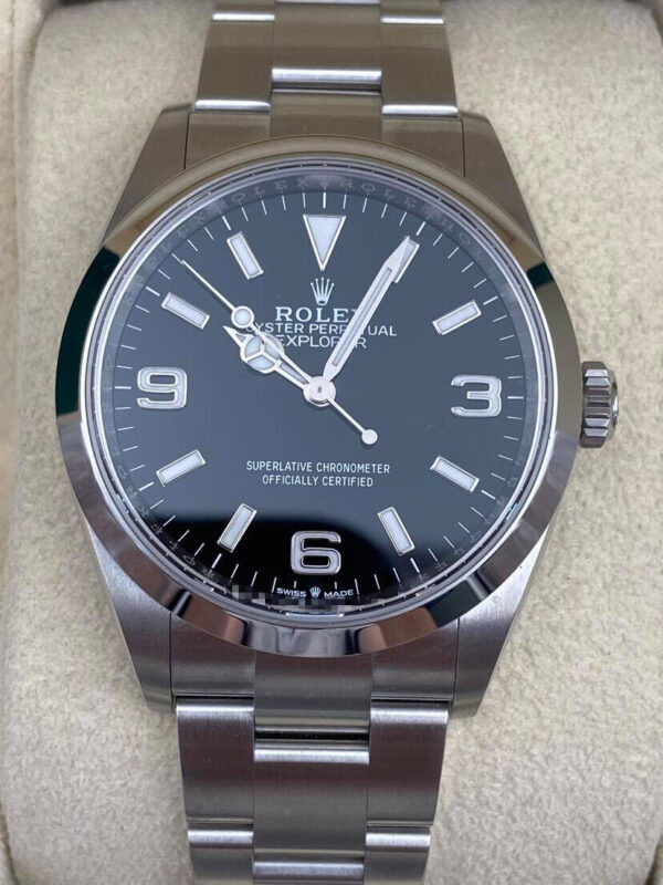 76df6c60-2d66-5af4-8c39-ee17a8b5d54d.jpg Rolex Explorer I 124270