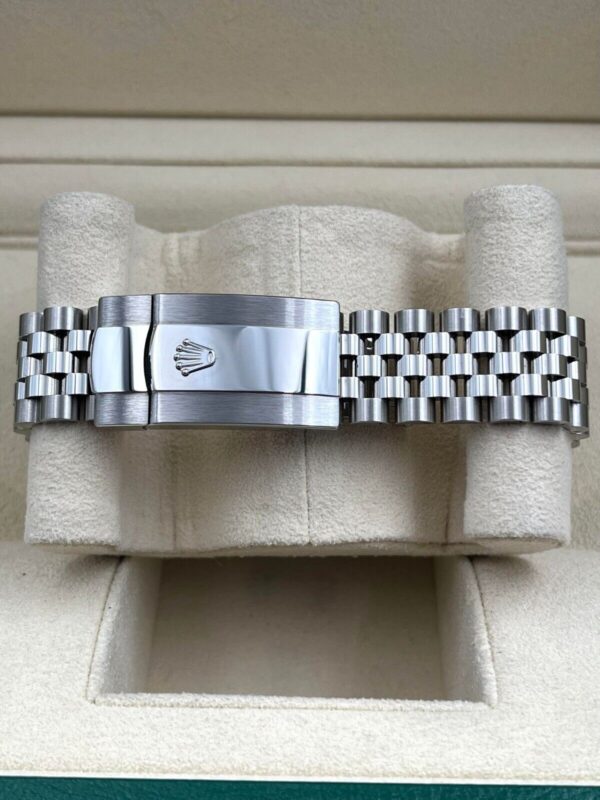 7e4b7e41-a54f-54ea-a9f2-a16a69823766.jpg Rolex Datejust 41mm 126300