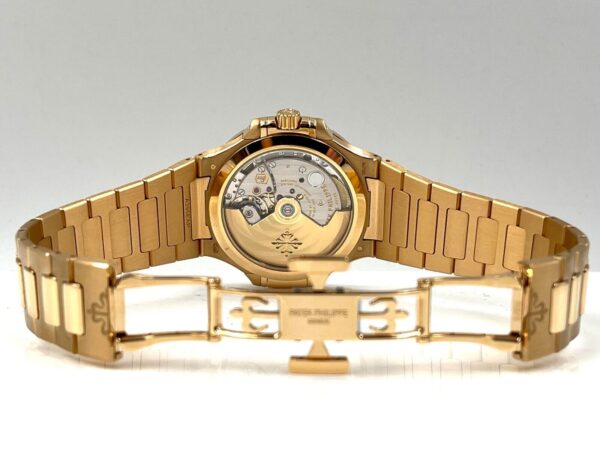 8555c891-e1e1-587c-9d67-3721328410f0.jpg Patek Philippe Nautilus 7118/1R