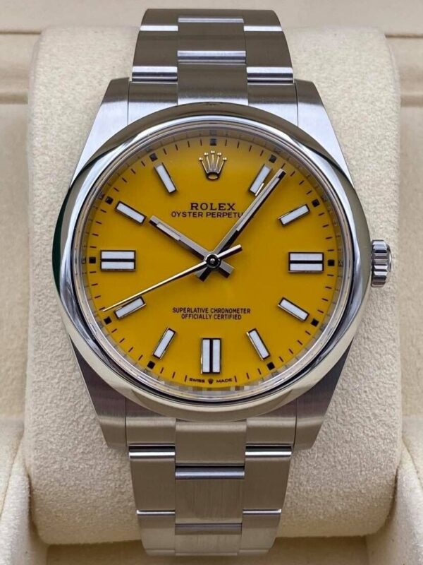 8e7ab702-b813-53d8-a9d4-6b1ac51c888b.jpg Rolex Oyster Perpetual 124300
