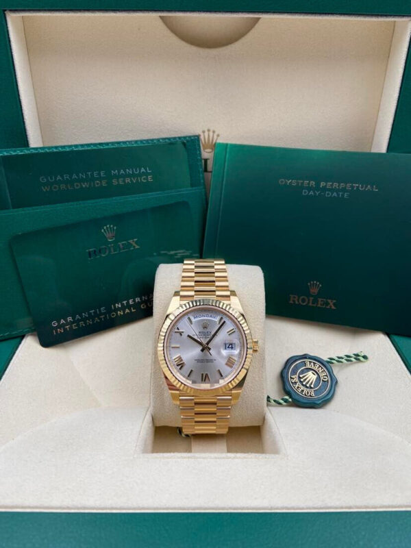 9175aef5-bb6c-5f9e-b831-2a4701cc8867.jpg Rolex Day-Date 228238