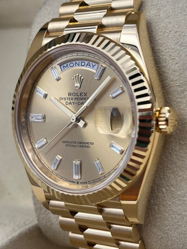 a33d59d5-5fdf-5722-aba5-2932121af711.jpg Rolex Day-Date 228238