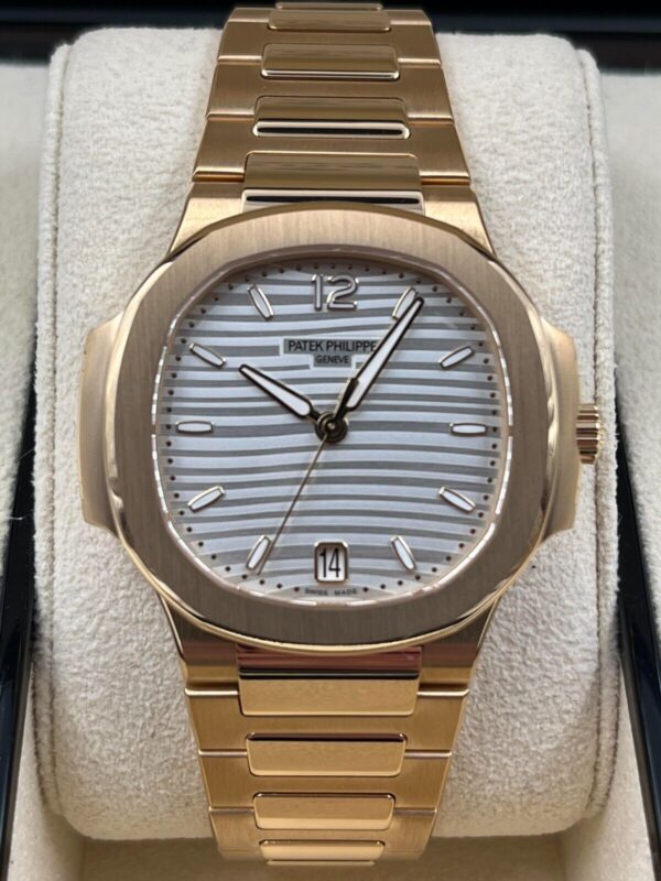 acf93023-9fe3-5f74-af05-308d11efc3dc.jpg Patek Philippe Nautilus 7118/1R