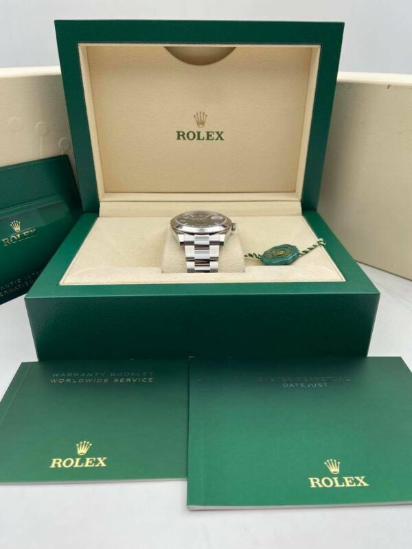 bae488af-e704-58e7-bd9b-27ae5a88c820.jpg Rolex Datejust 41mm 126300