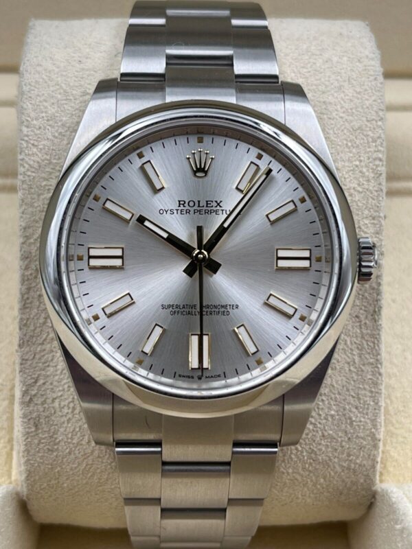 c4e020e5-bcfc-500e-8ce5-96b0009b958a.jpg Rolex Oyster Perpetual 124300