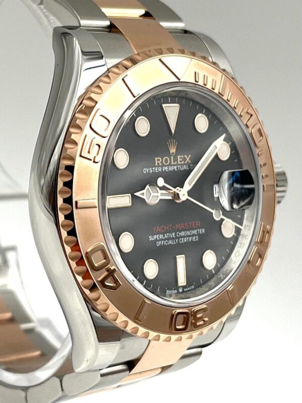 d5320e57-fb31-54b9-9220-b842b5e4b209.jpg Rolex Yacht-Master 126621