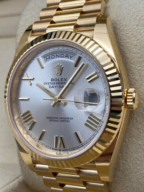 dee3e6db-b948-5fff-9be6-693aa0802171.jpg Rolex Day-Date 228238