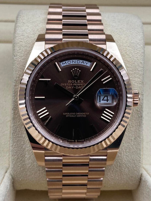 f61c6d75-7f71-5bcd-9c7e-bc454316d455.jpg Rolex Day-Date 228235
