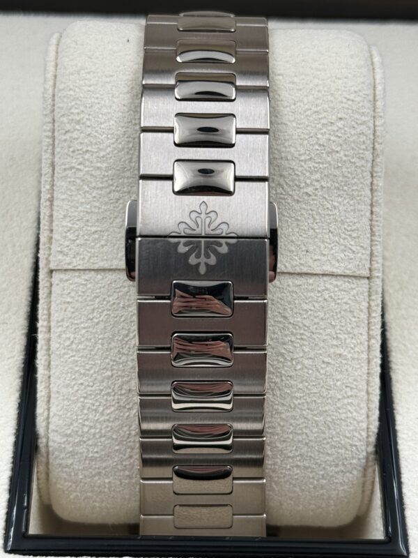 Patek Philippe Nautilus 5811/1G