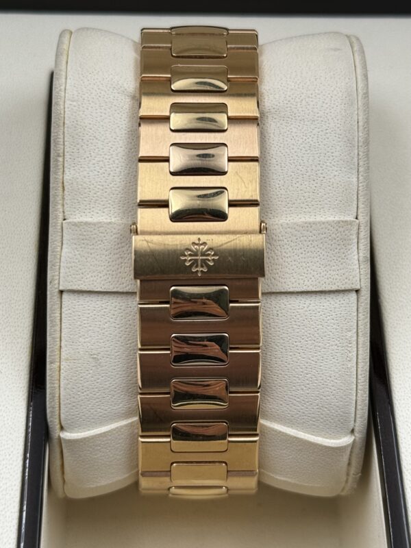 8f615e3b-4b37-573c-9ff8-5843fc2b3fc0.jpg Patek Philippe Nautilus 5980/1R