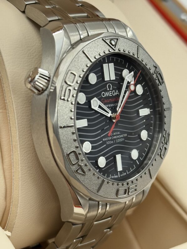 978daa01-bd25-5e43-a520-c4aa44b404c0 Omega Seamaster 300M Nekton 210.30.42.20.01.002