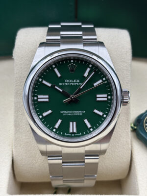 Rolex Oyster Perpetual 124300 - Watch Limit