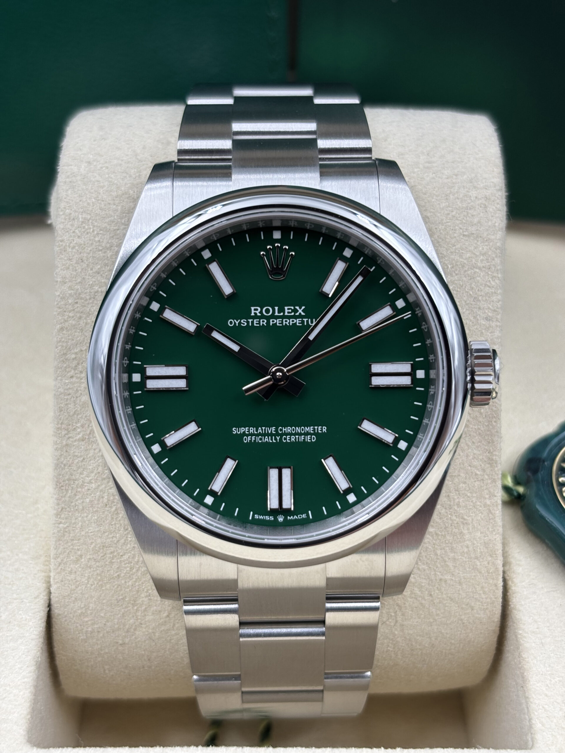 Rolex Oyster Perpetual 134300 - Watch Limit